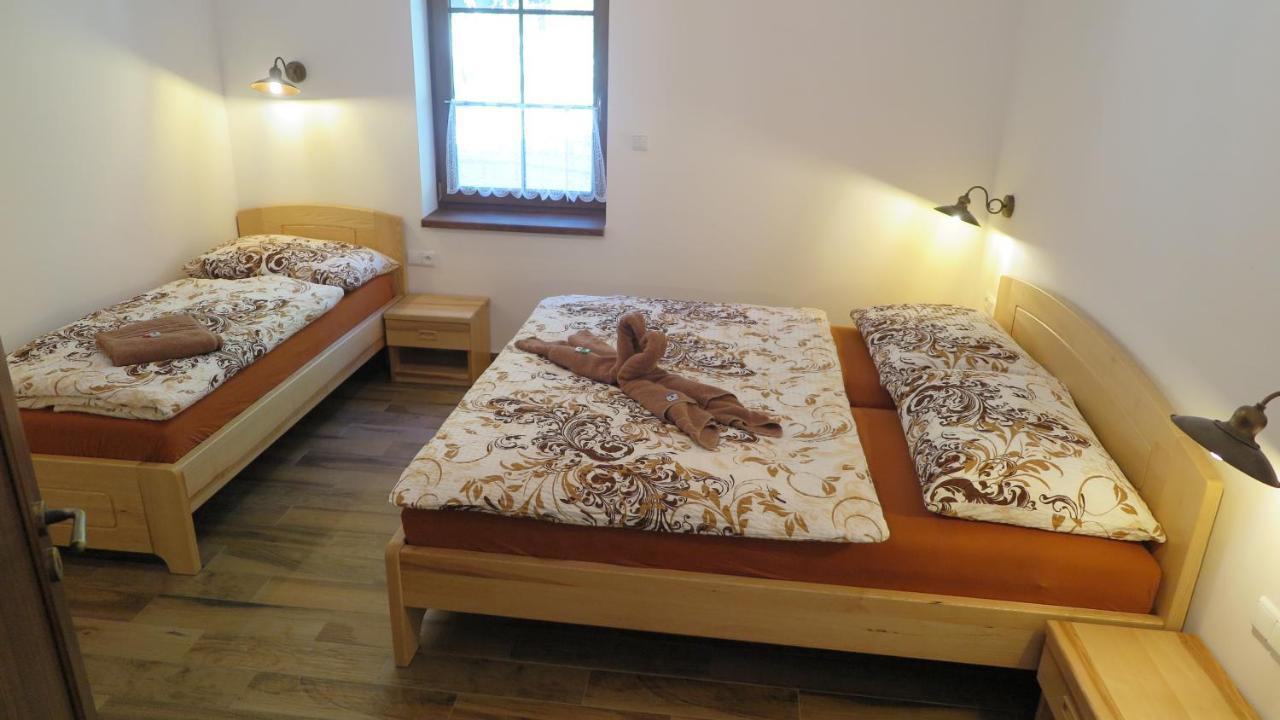 Club Rezidence Pod Luci Apartment Loucovice Luaran gambar