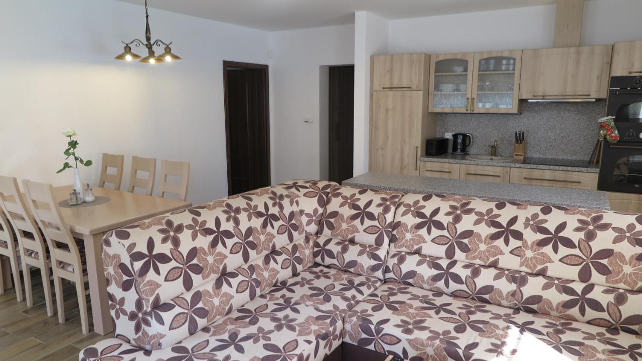 Club Rezidence Pod Luci Apartment Loucovice Luaran gambar