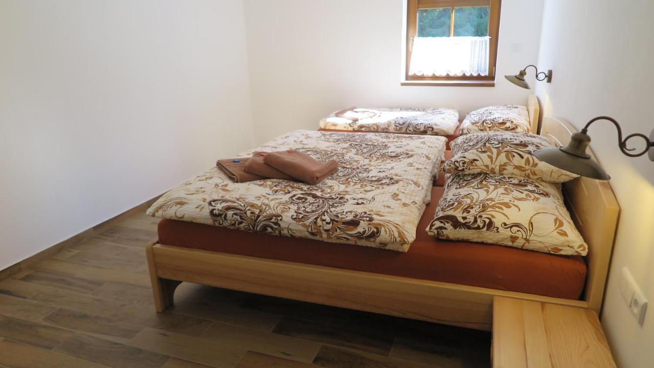 Club Rezidence Pod Luci Apartment Loucovice Luaran gambar